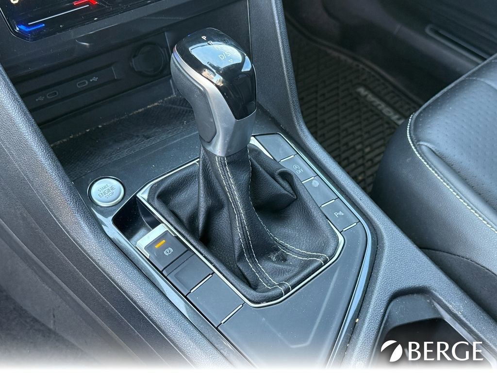 Used 2022 Volkswagen Tiguan SE R-Line image 24