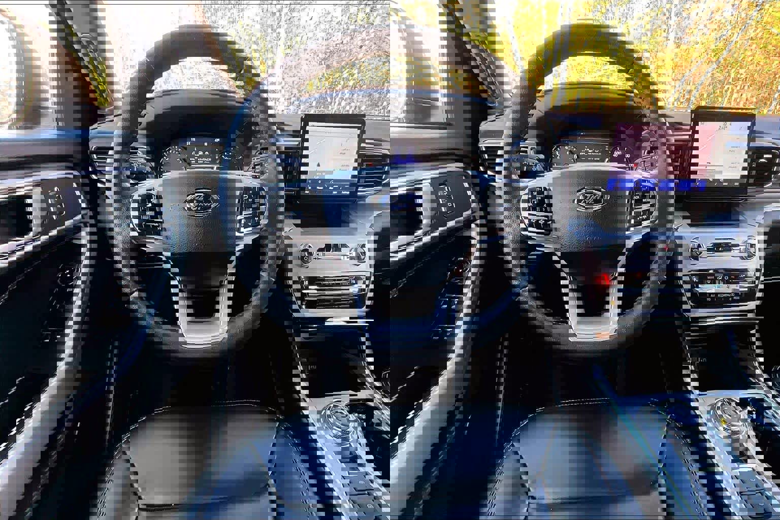 Used 2021 Ford Explorer XLT w/ Equipment Group 202A image 6