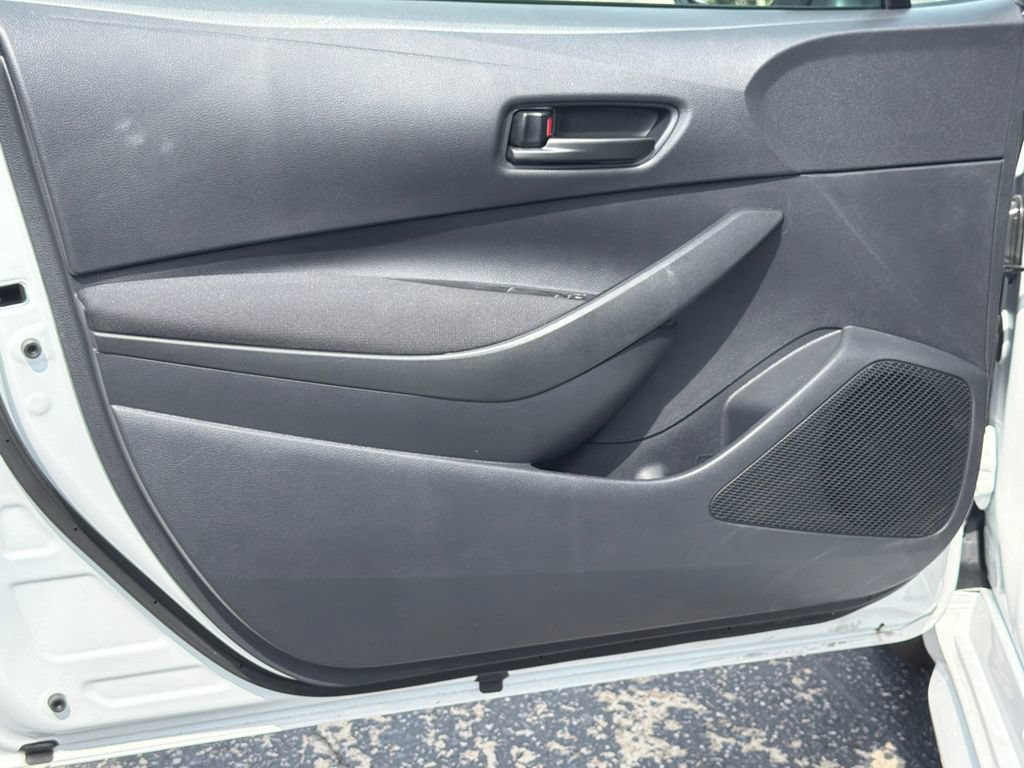 Used 2026 Toyota Corolla LE FWD image 12