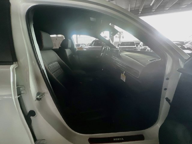 Certified 2025 Honda HR-V Sport image 30