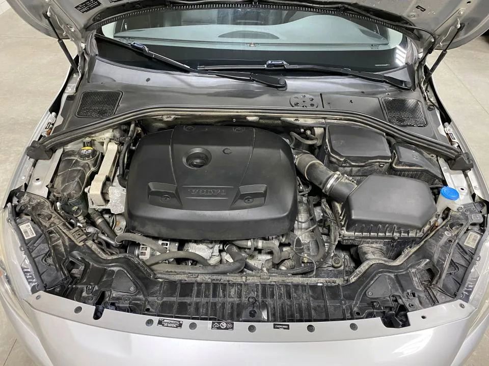 Used 2018 Volvo S60 T5 Inscription image 38