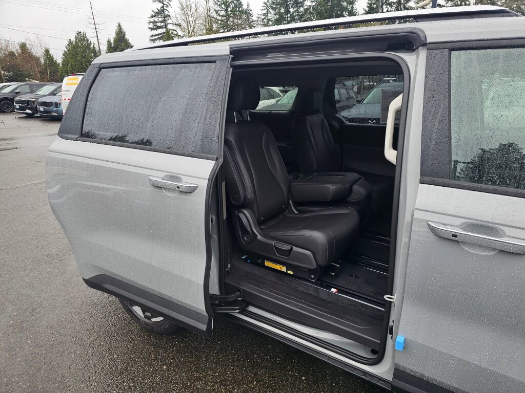 New 2026 Kia Carnival EX image 26