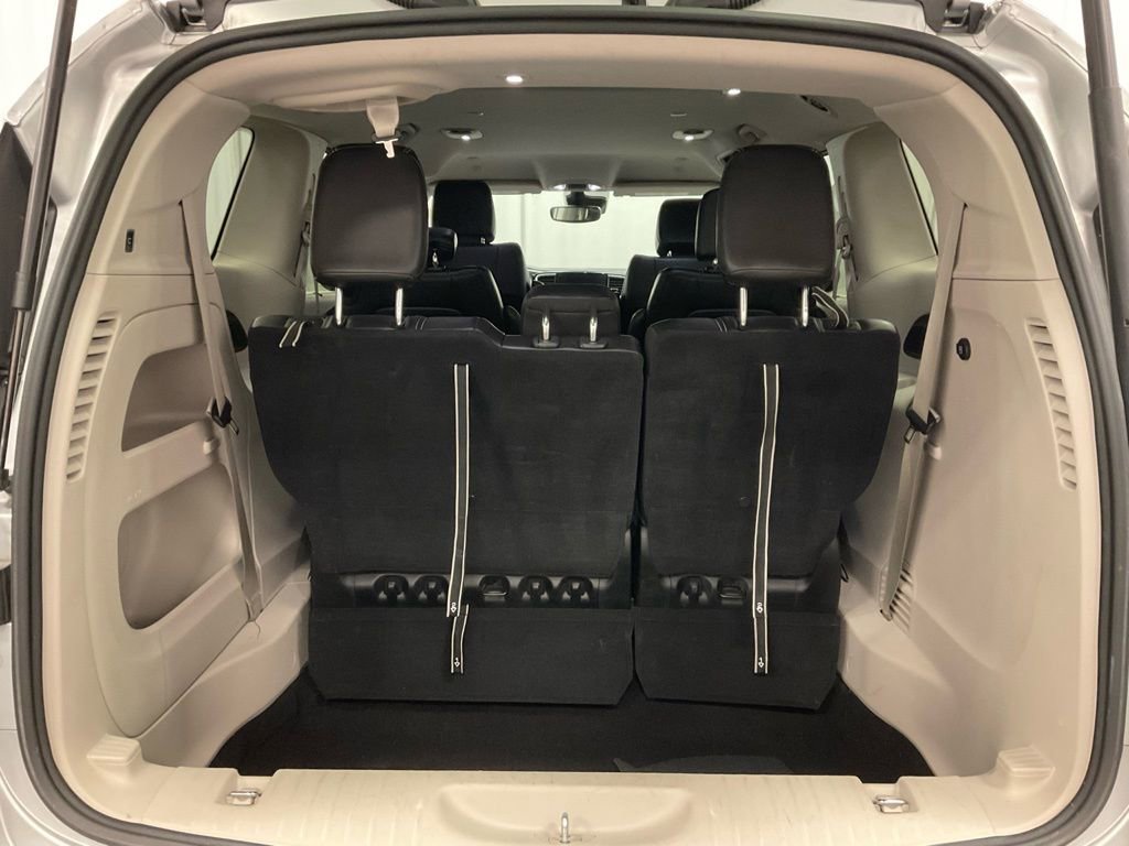 Used 2023 Chrysler Pacifica Touring-L image 30