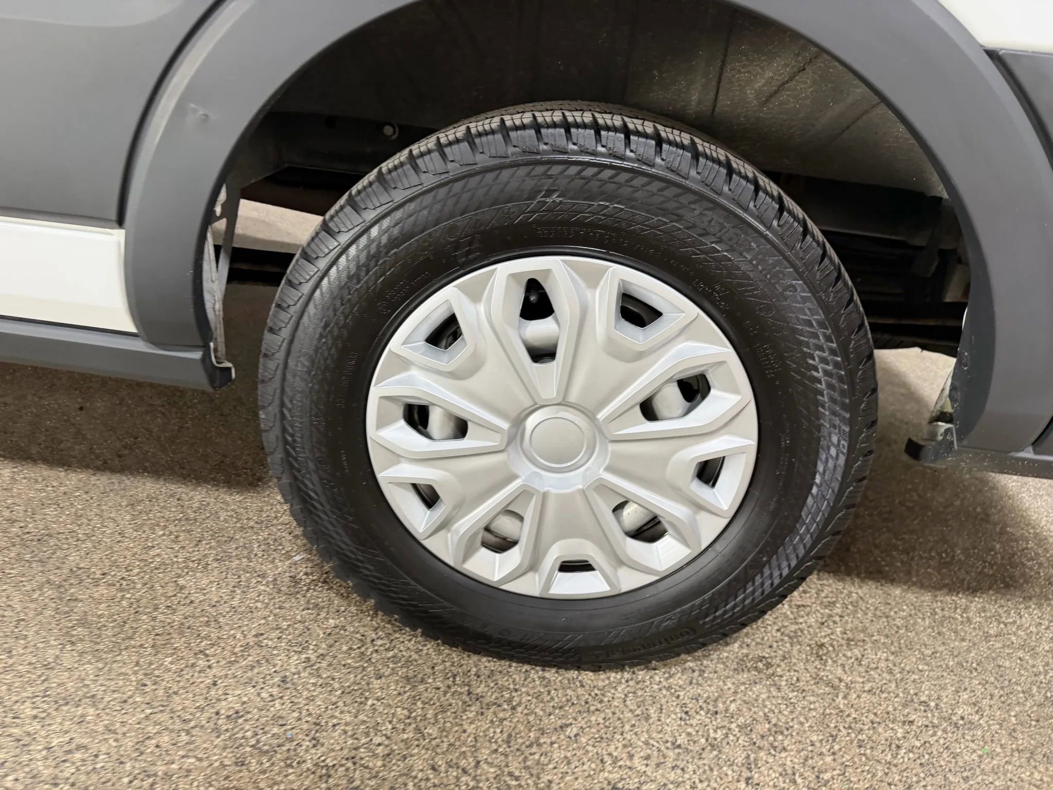 Used 2018 Ford Transit 350 XL image 59