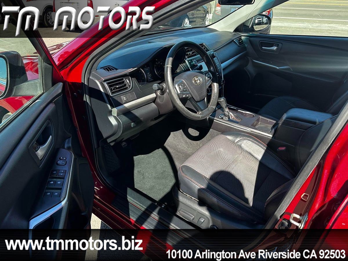 Used 2017 Toyota Camry SE image 6