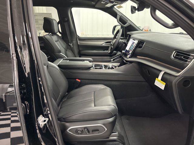 New 2026 Jeep Grand Wagoneer Limited w/ Premium Group II AWD/4WD image 44
