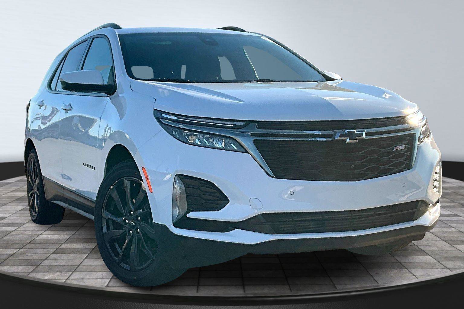 Certified 2022 Chevrolet Equinox RS w/ RS Leather Package image 3