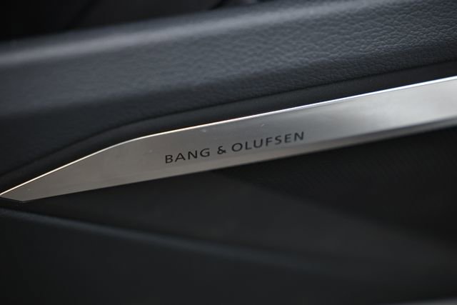 Used 2022 Audi e-tron Premium Plus image 18