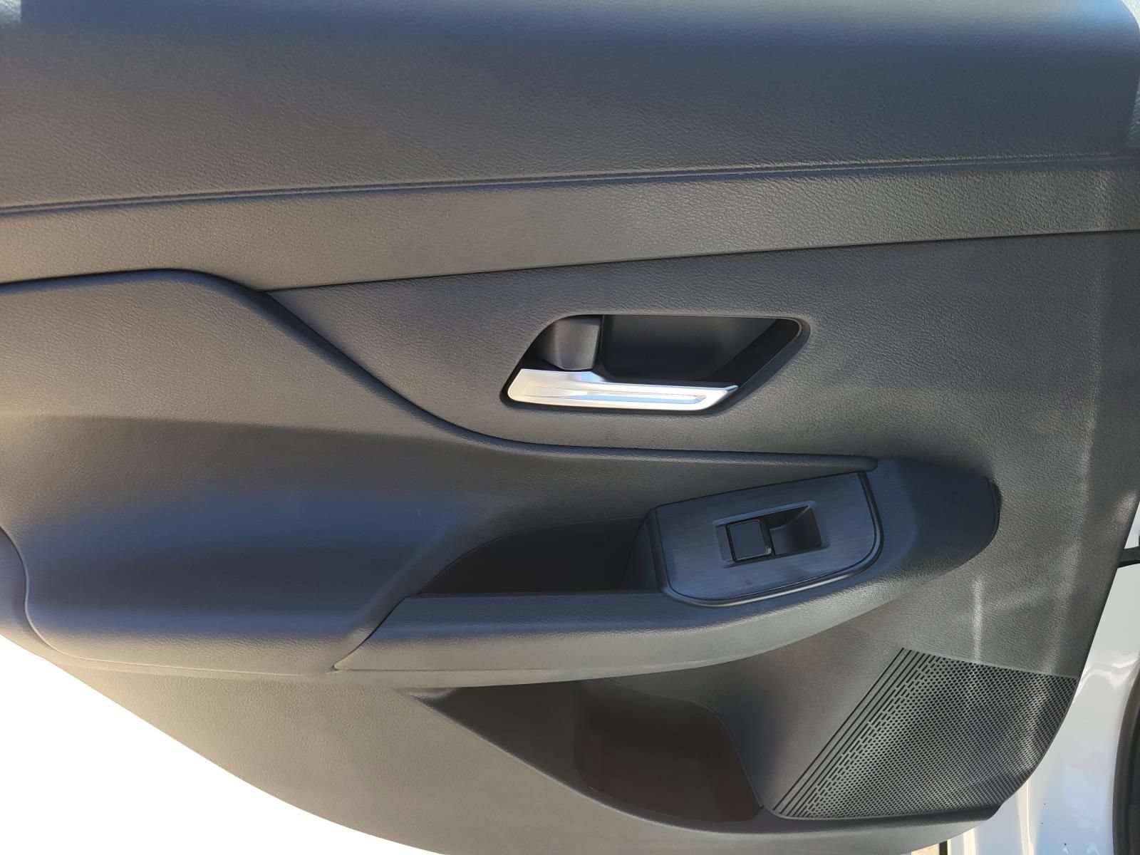 New 2026 Nissan Sentra SR w/ Floor Mat Package FWD image 12