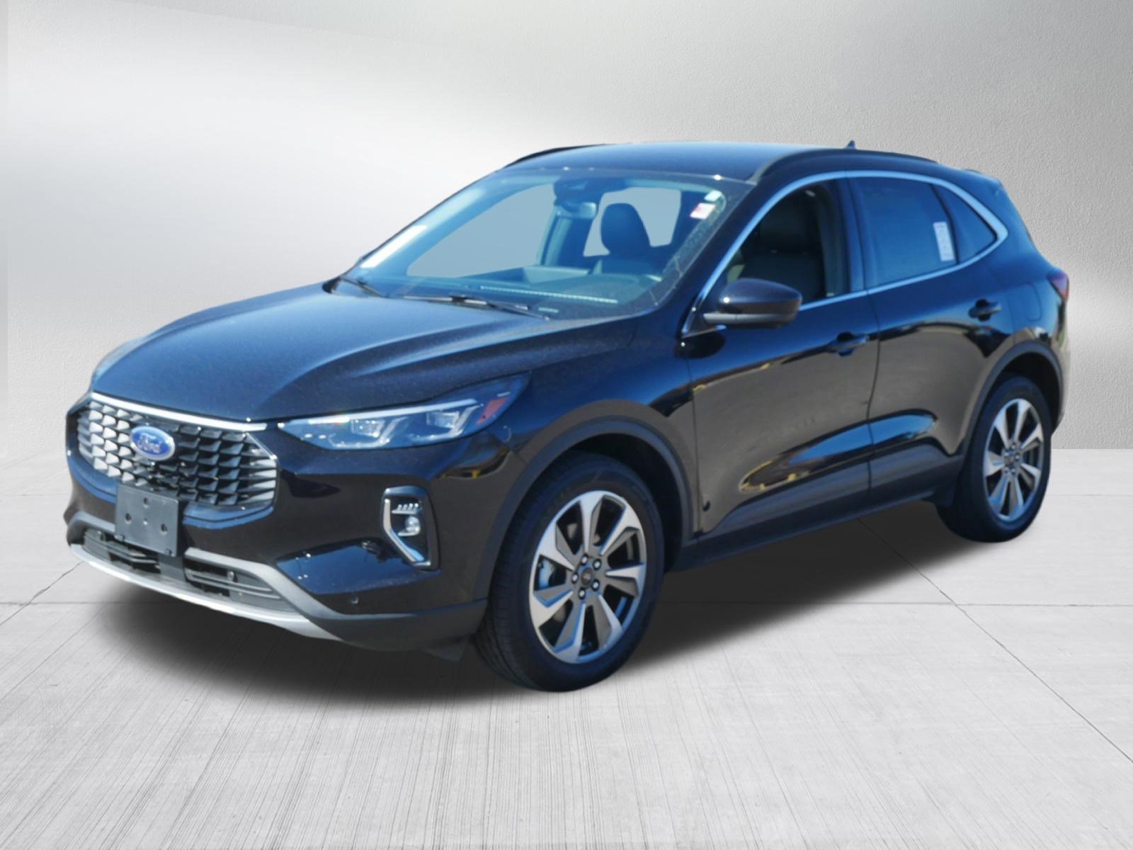 Used 2023 Ford Escape Platinum image 3