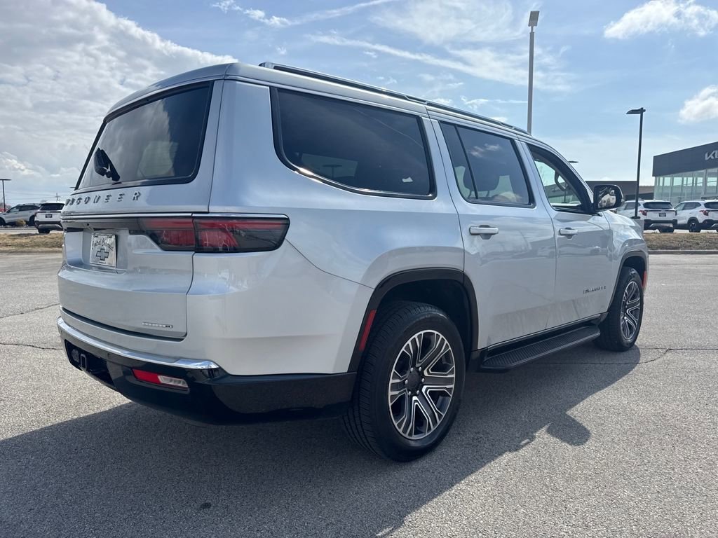 Used 2024 Jeep Wagoneer Series II w/ Flexible Seating Group image 7