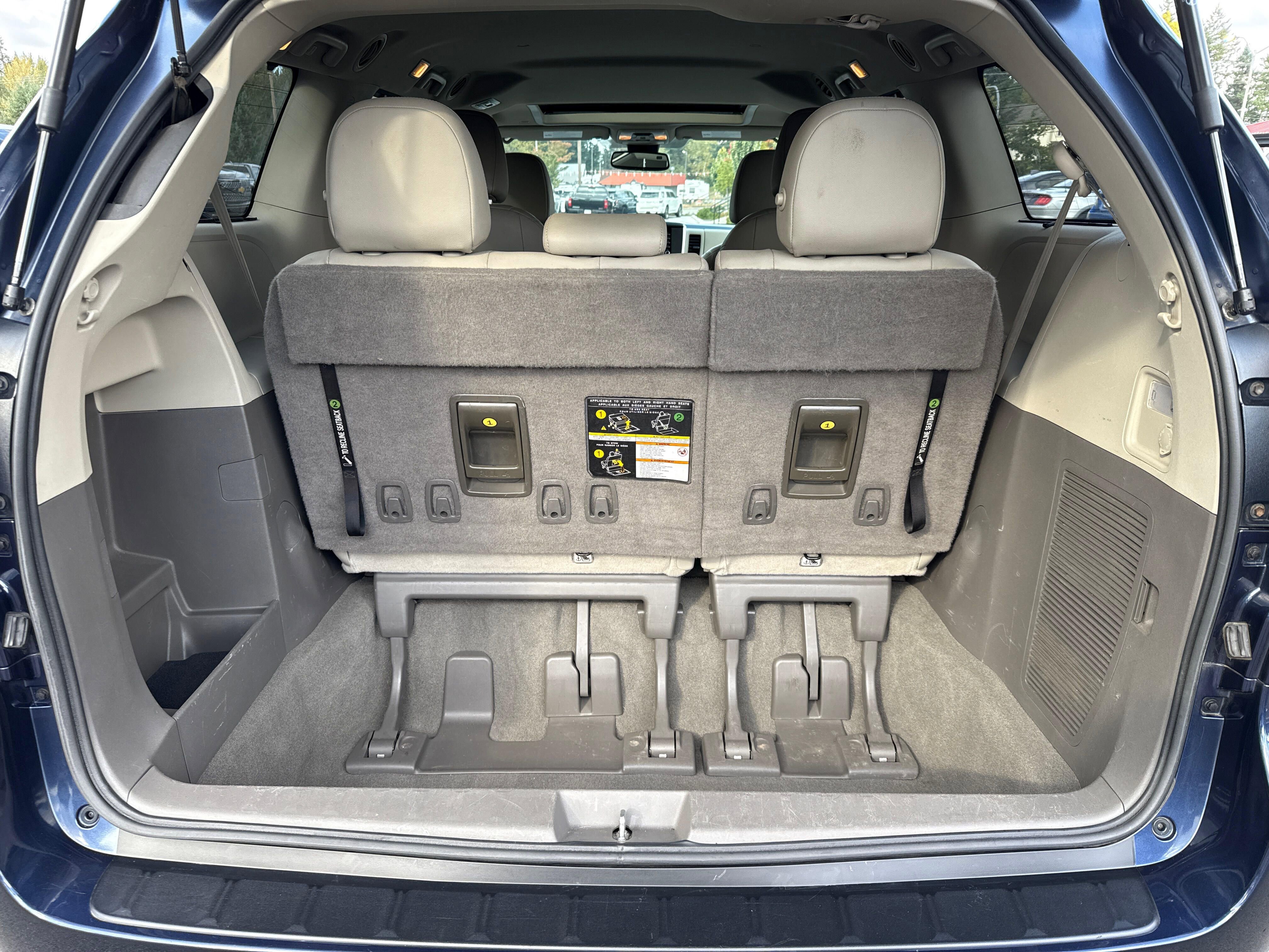 Used 2020 Toyota Sienna XLE AWD/4WD image 26