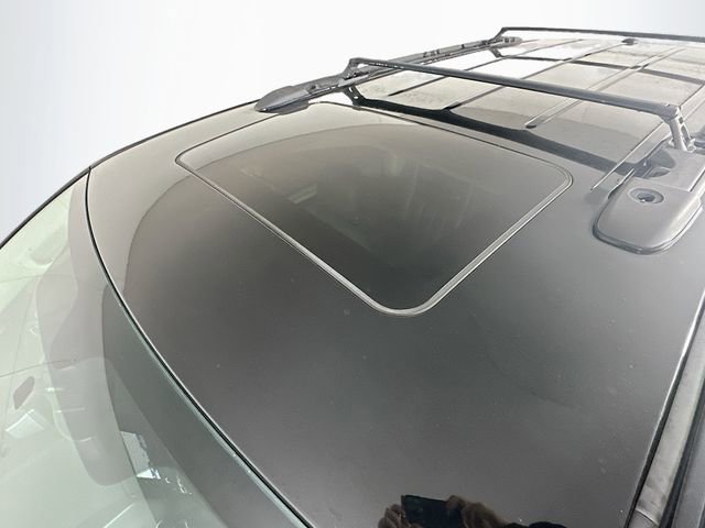 Used 2016 Chrysler Town & Country Touring-L image 24