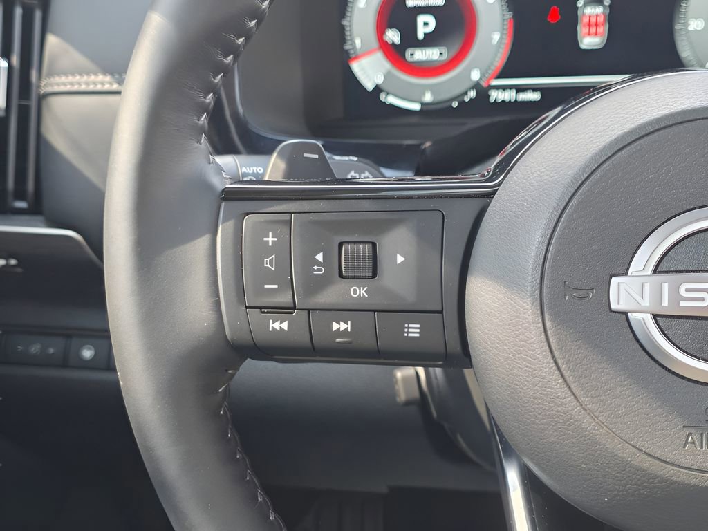 Used 2025 Nissan Pathfinder Platinum w/ Cargo Package image 23