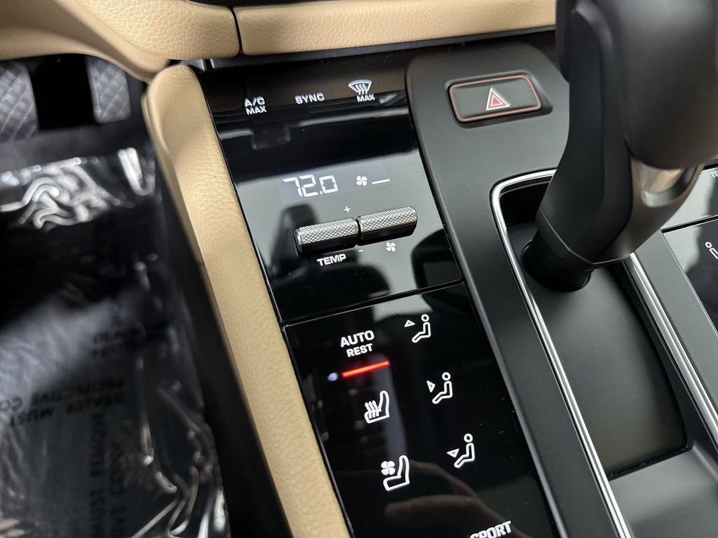 Certified 2025 Porsche Macan image 31