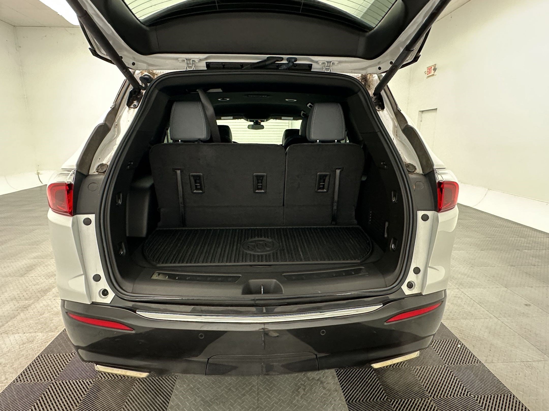 Certified 2023 Buick Enclave Essence w/ Sport Touring Edition AWD/4WD image 23