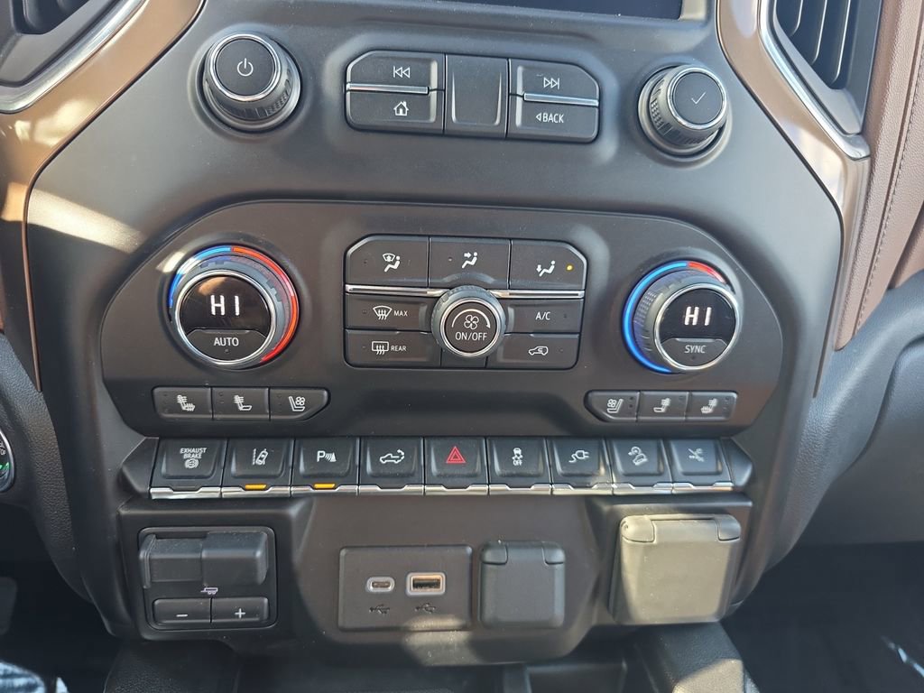 Used 2021 Chevrolet Silverado 3500 High Country w/ Z71 Off-Road Package AWD/4WD image 19