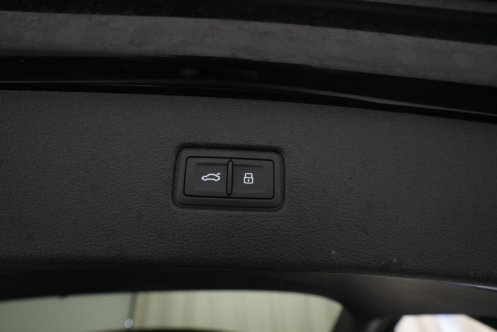Used 2020 Audi Q7 3.0T Prestige w/ Prestige Package AWD/4WD image 15