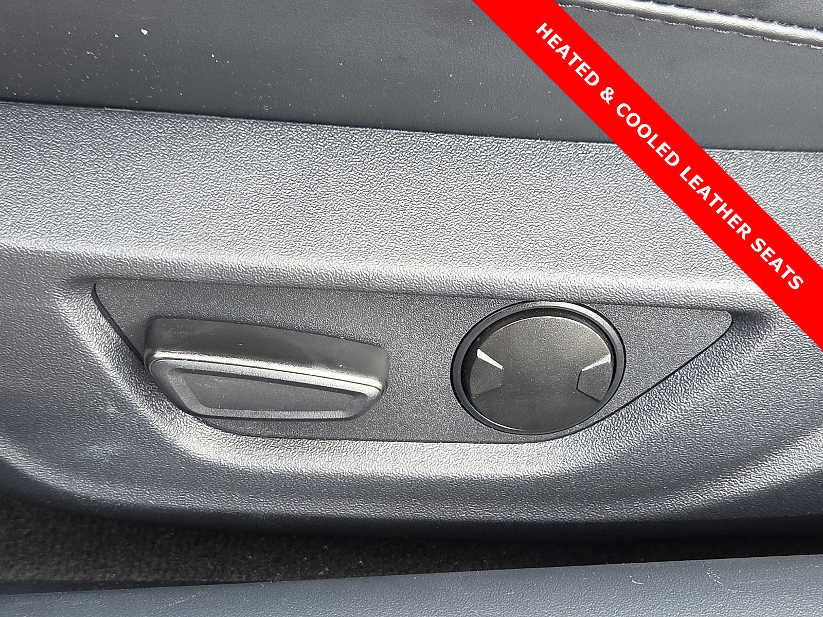 Used 2024 Ford Mustang GT Premium image 14