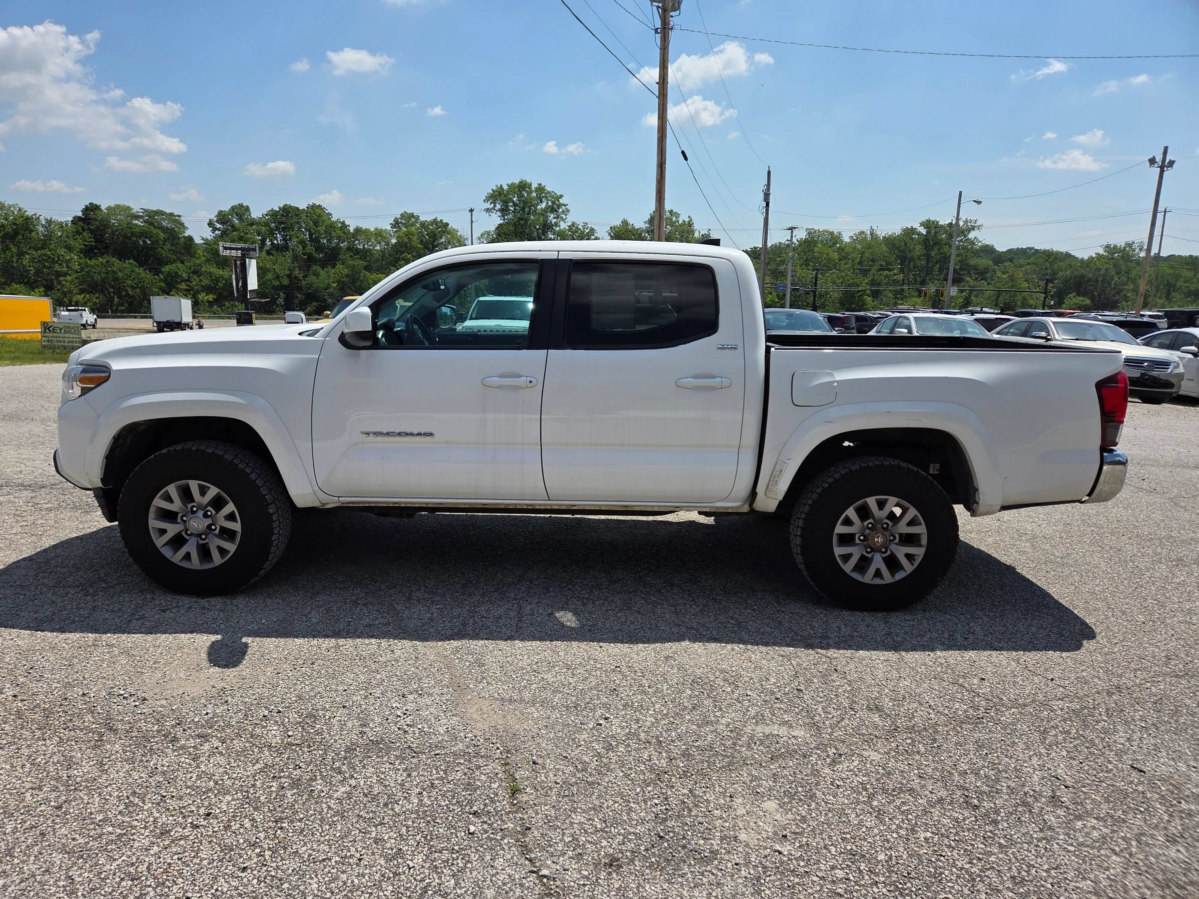 Used 2019 Toyota Tacoma SR5 AWD/4WD image 1