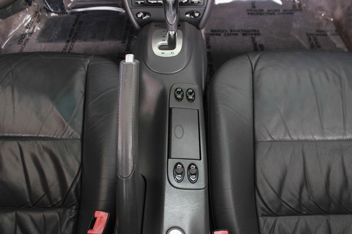 Used 2000 Porsche 911 Carrera 4 AWD/4WD image 24
