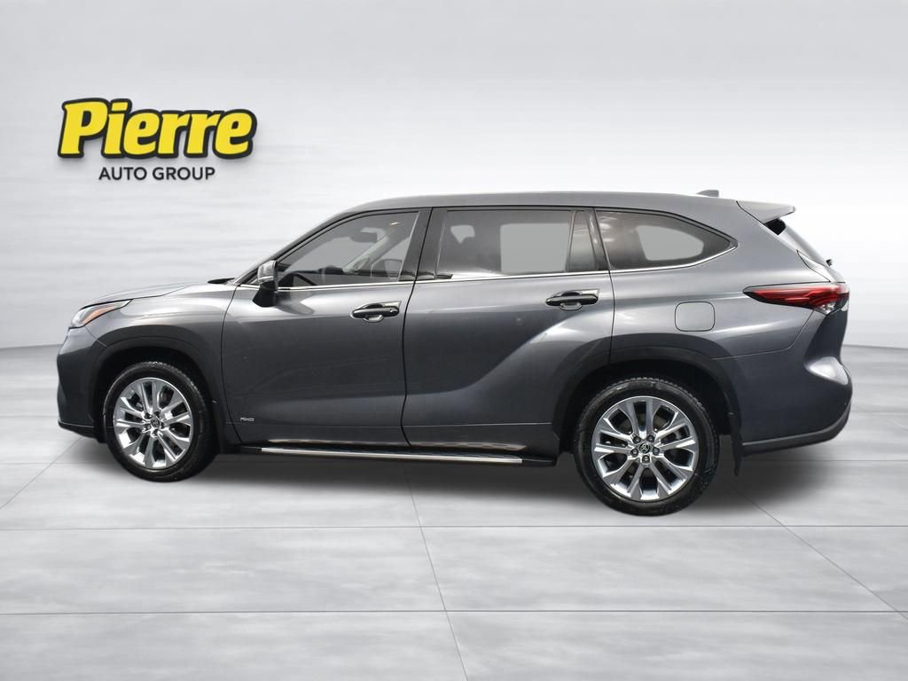 Used 2023 Toyota Highlander Limited AWD/4WD image 2