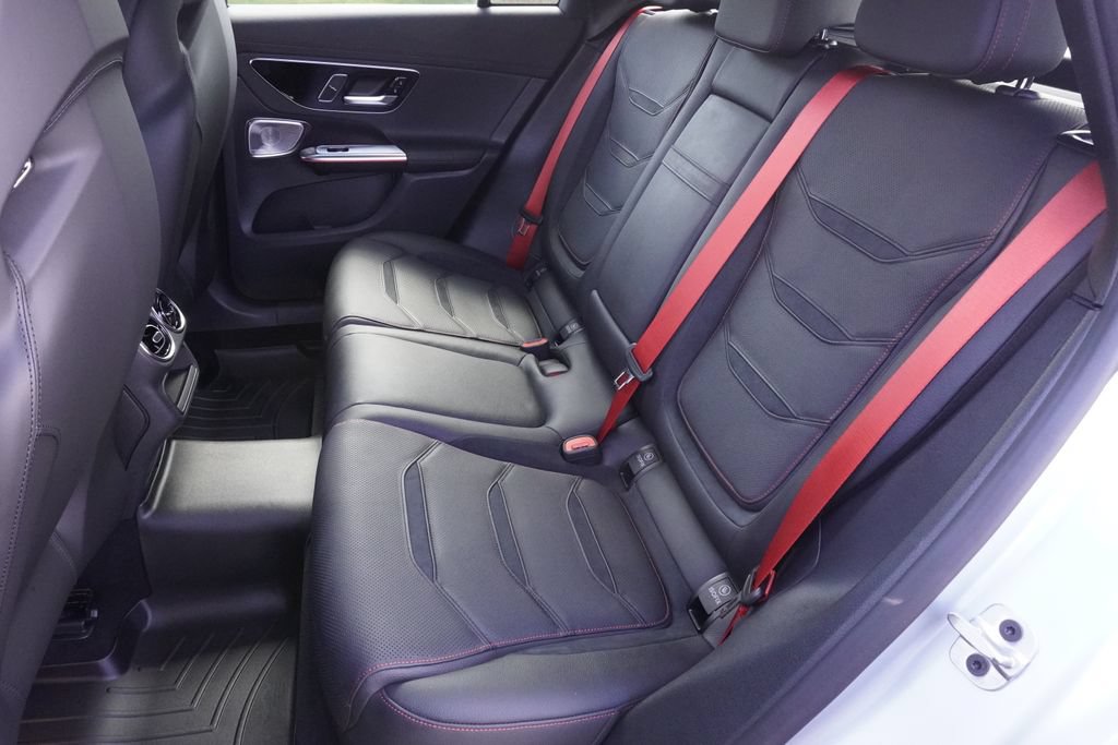 Used 2024 Mercedes-Benz GLC 43 AMG 4MATIC image 30