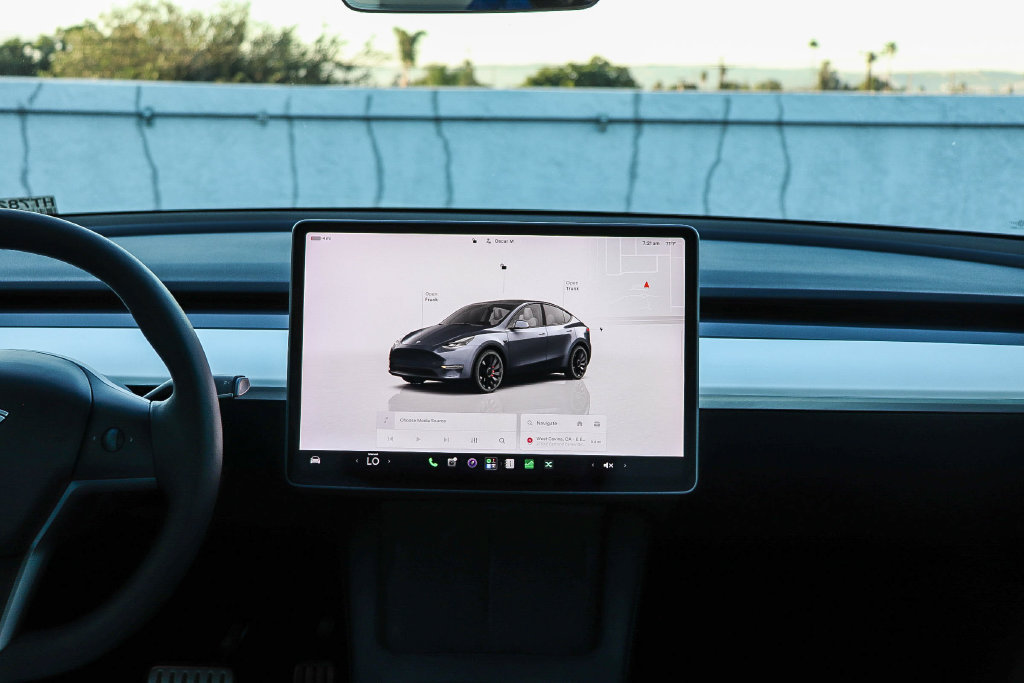 Used 2023 Tesla Model Y Performance AWD/4WD image 15