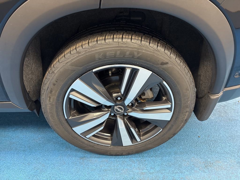 Used 2024 Nissan Rogue SL image 18