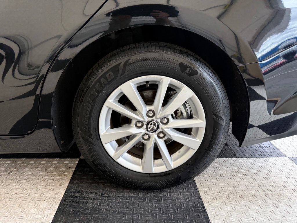 Used 2025 Toyota Camry LE FWD image 11