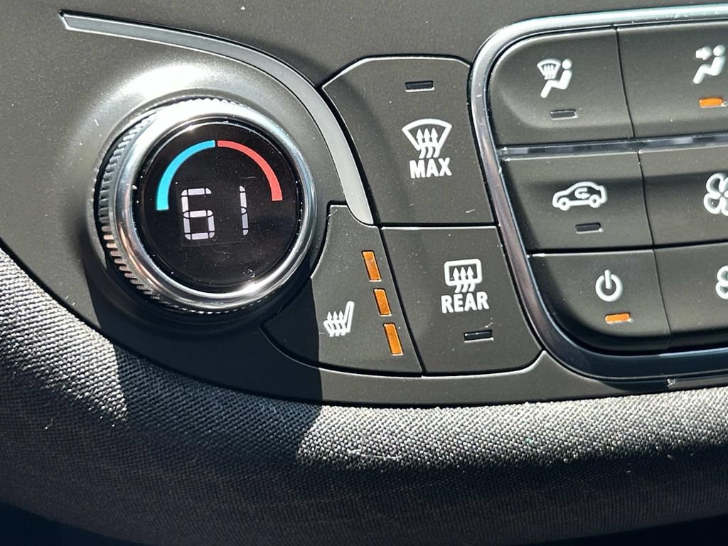 Used 2022 Chevrolet Malibu LT FWD image 31