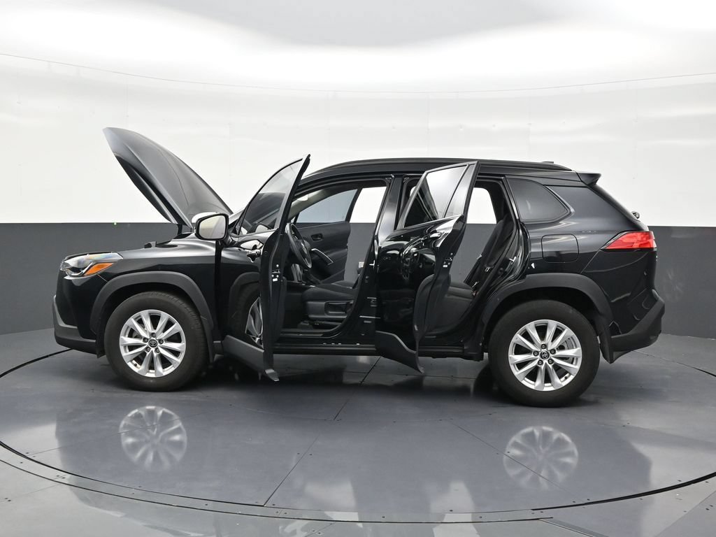 Used 2024 Toyota Corolla Cross LE FWD image 30