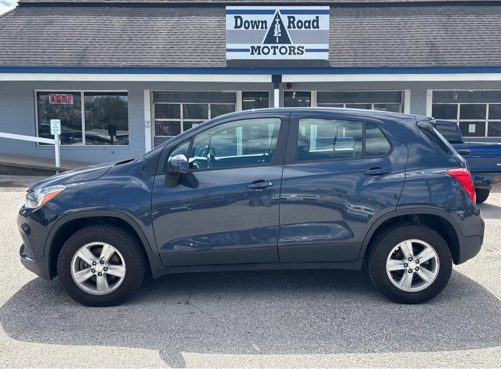 Used 2019 Chevrolet Trax LS image 2