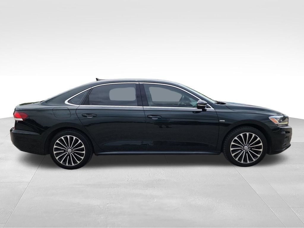 Used 2022 Volkswagen Passat 2.0T FWD image 10