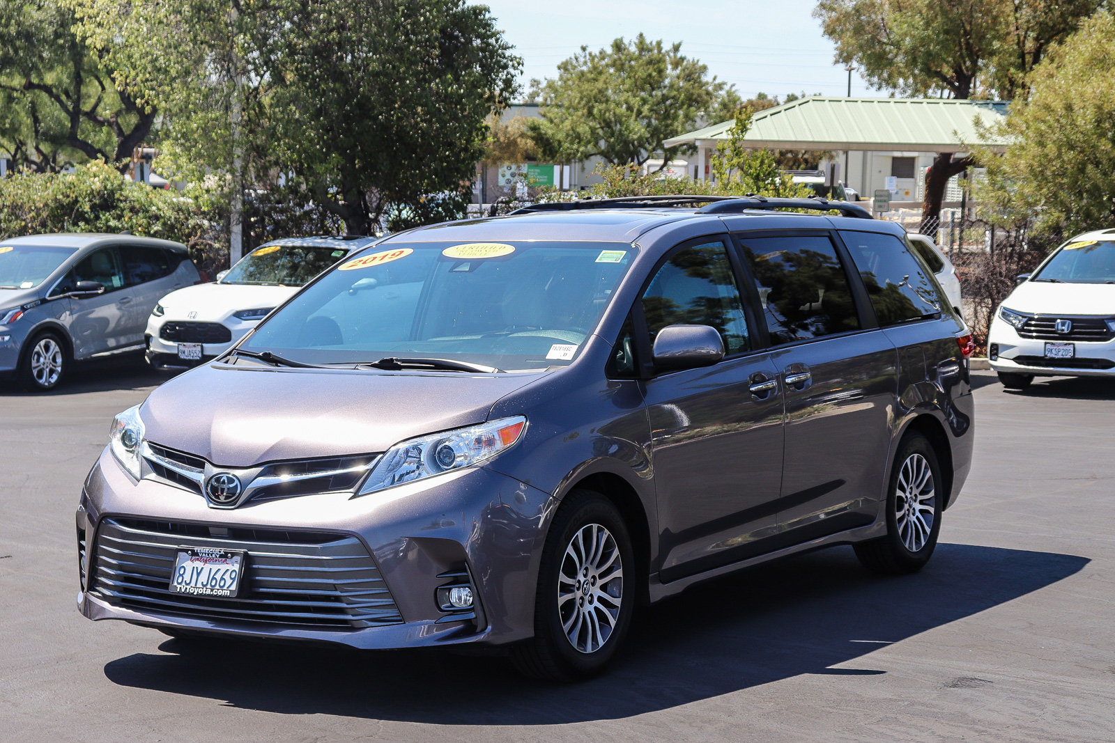 Certified 2019 Toyota Sienna XLE w/ XLE Navigation Package FWD image 3
