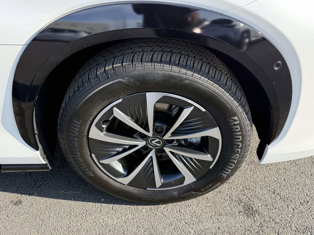 Used 2025 Lexus RZ 450e image 7