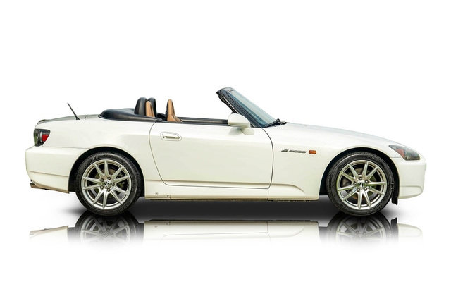 Used 2004 Honda S2000 image 2