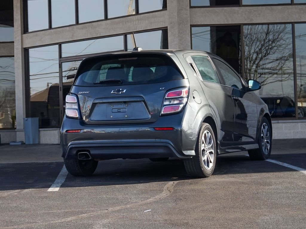 Used 2018 Chevrolet Sonic LT w/ Convenience Package FWD image 3