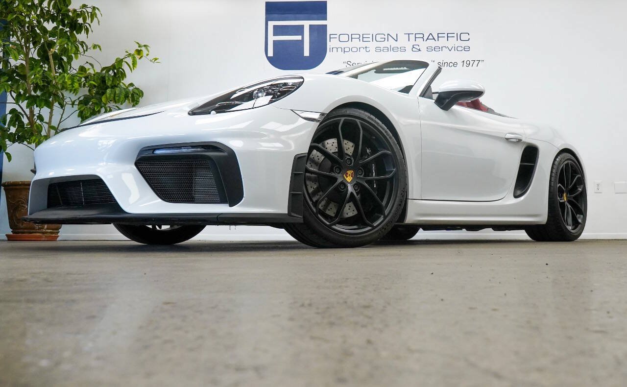 Used 2020 Porsche 718 Boxster Spyder RWD image 50