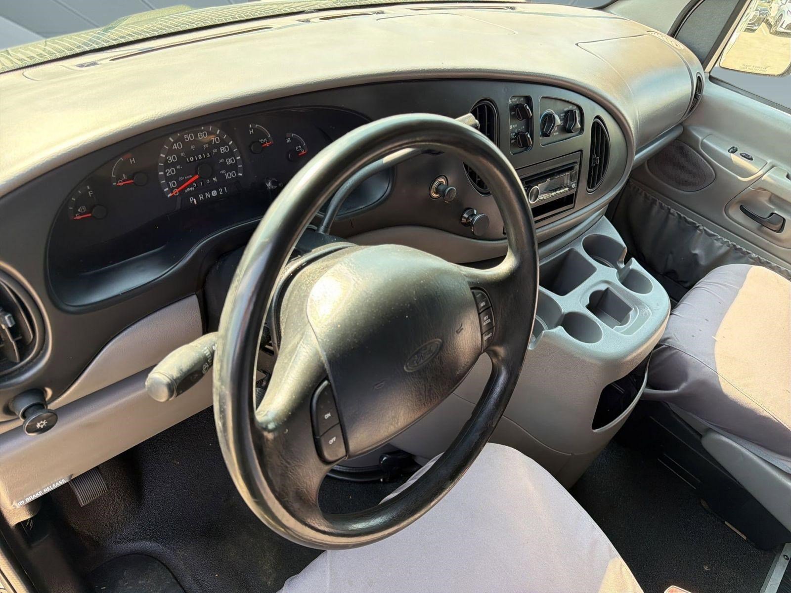 Used 2000 Ford E-350 and Econoline 350 XL image 4