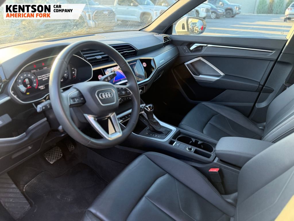 Used 2025 Audi Q3 2.0T Premium image 3
