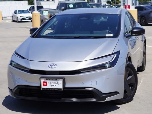 Used 2024 Toyota Prius LE image 3