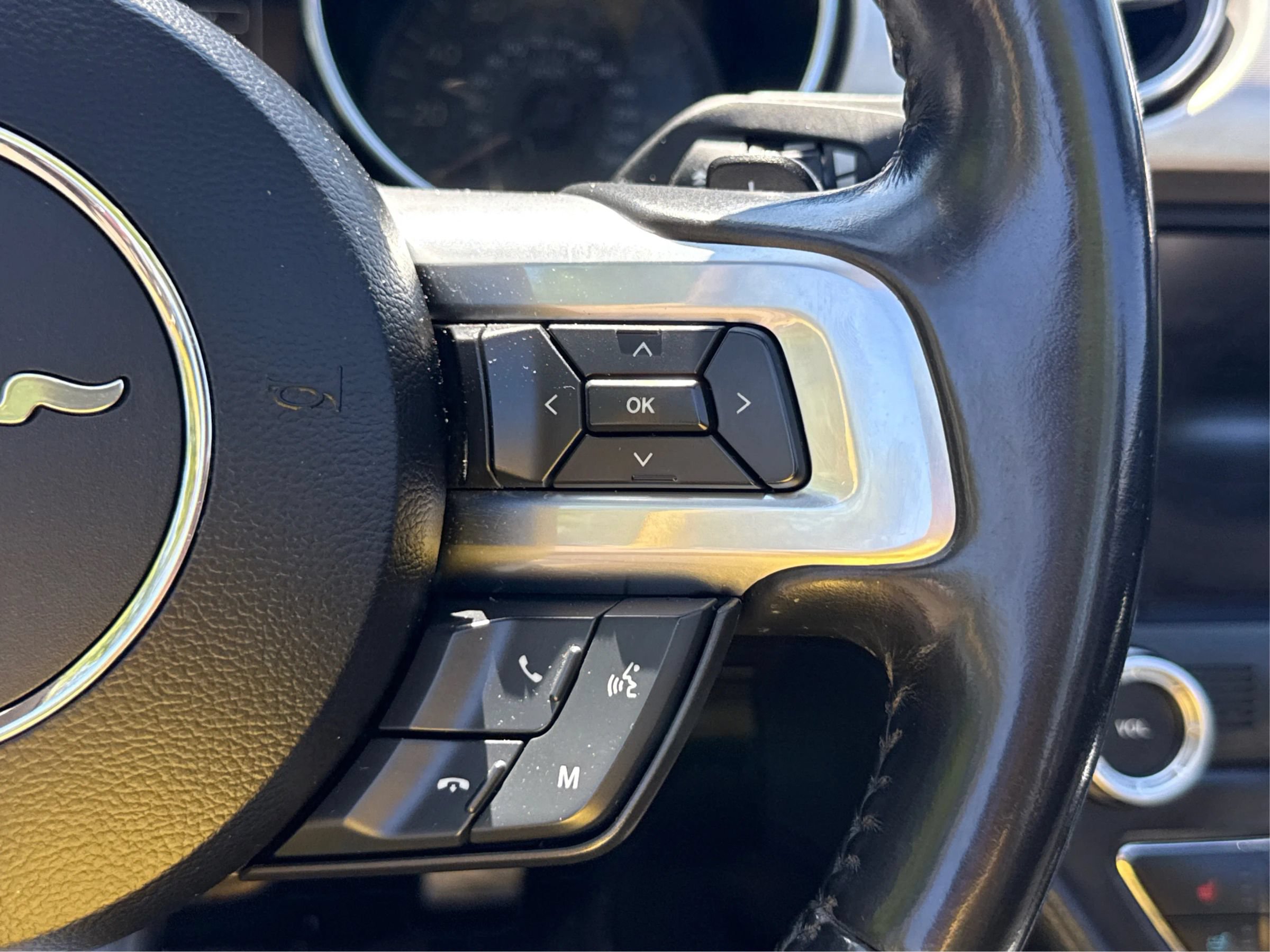Used 2019 Ford Mustang Premium RWD image 34