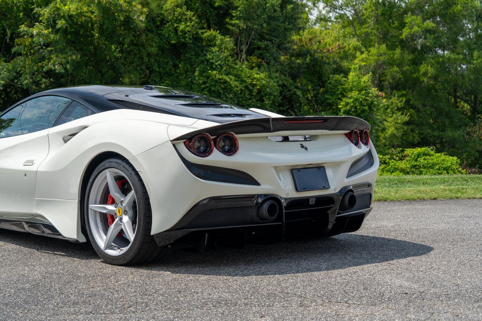 Used 2022 Ferrari F8 Tributo RWD image 22