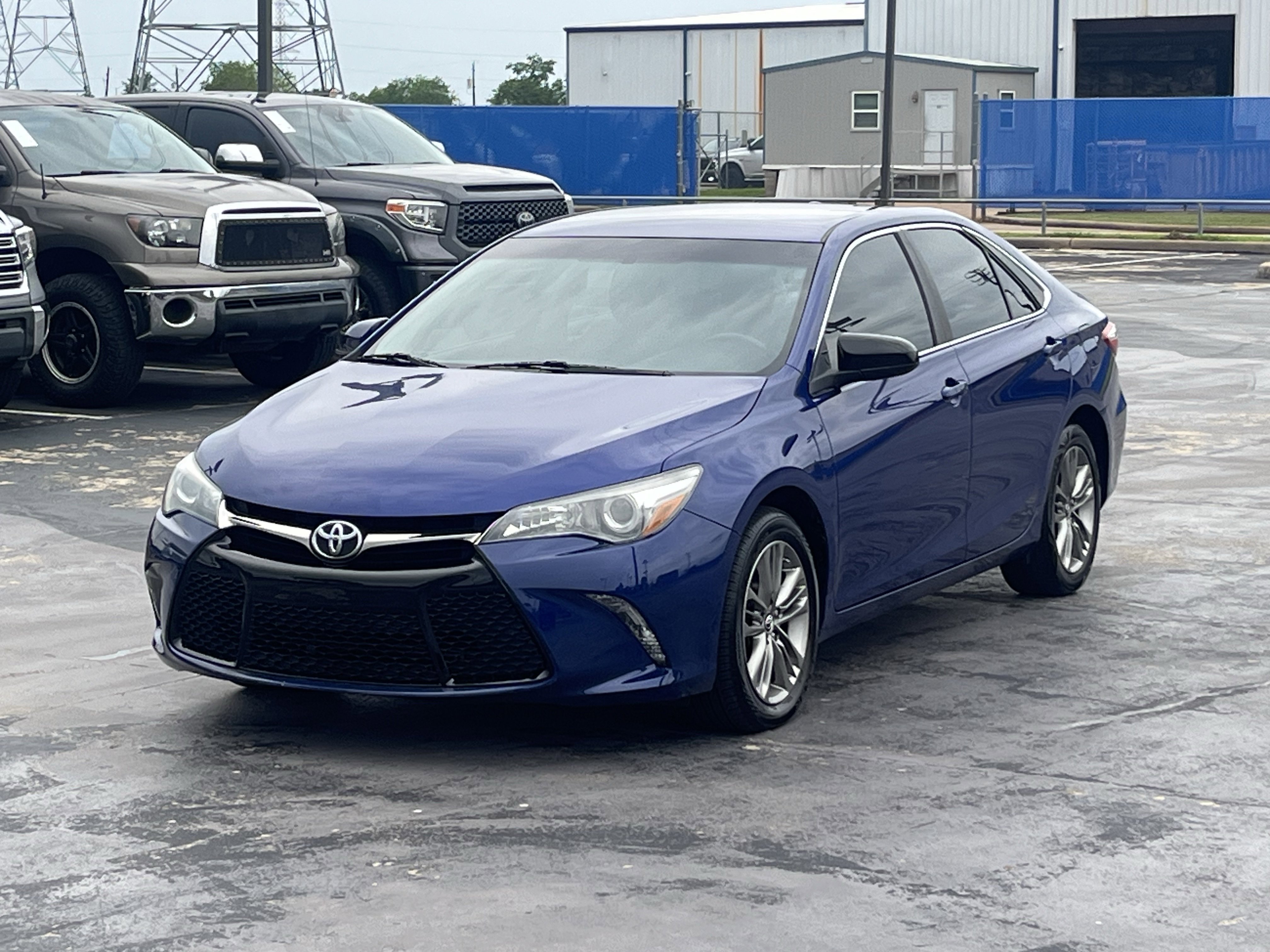 Used 2015 Toyota Camry SE FWD image 5