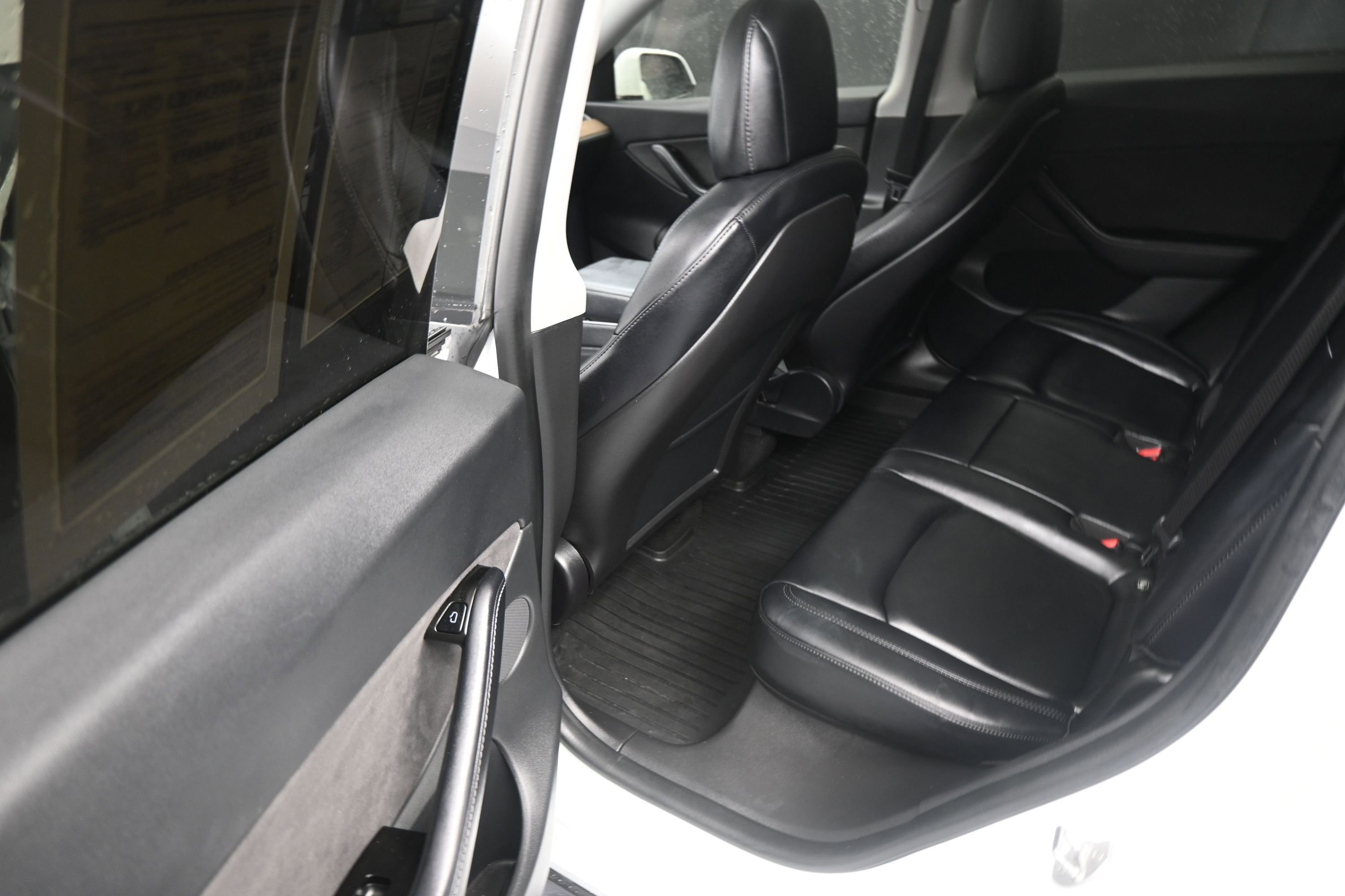 Used 2021 Tesla Model Y Long Range AWD/4WD image 18