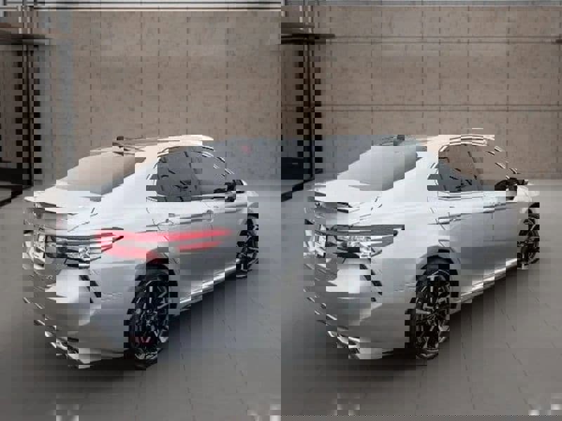 Used 2020 Toyota Camry XSE image 4