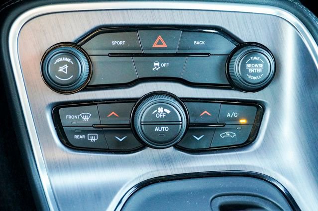 Used 2016 Dodge Challenger SXT image 19