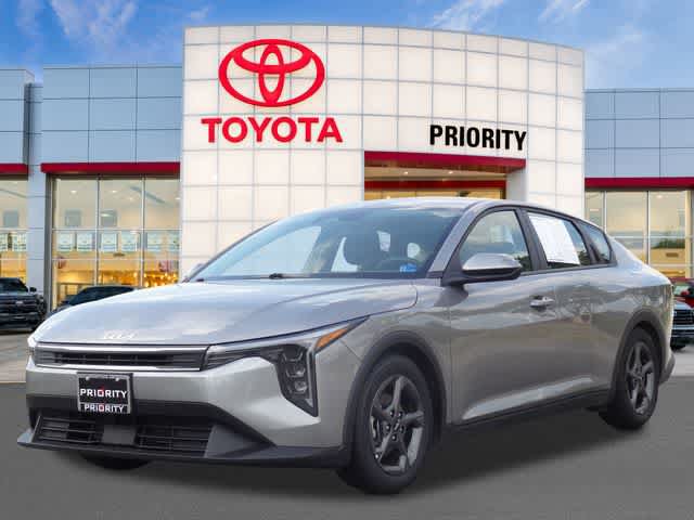 Used 2025 Kia K4 FWD image 1