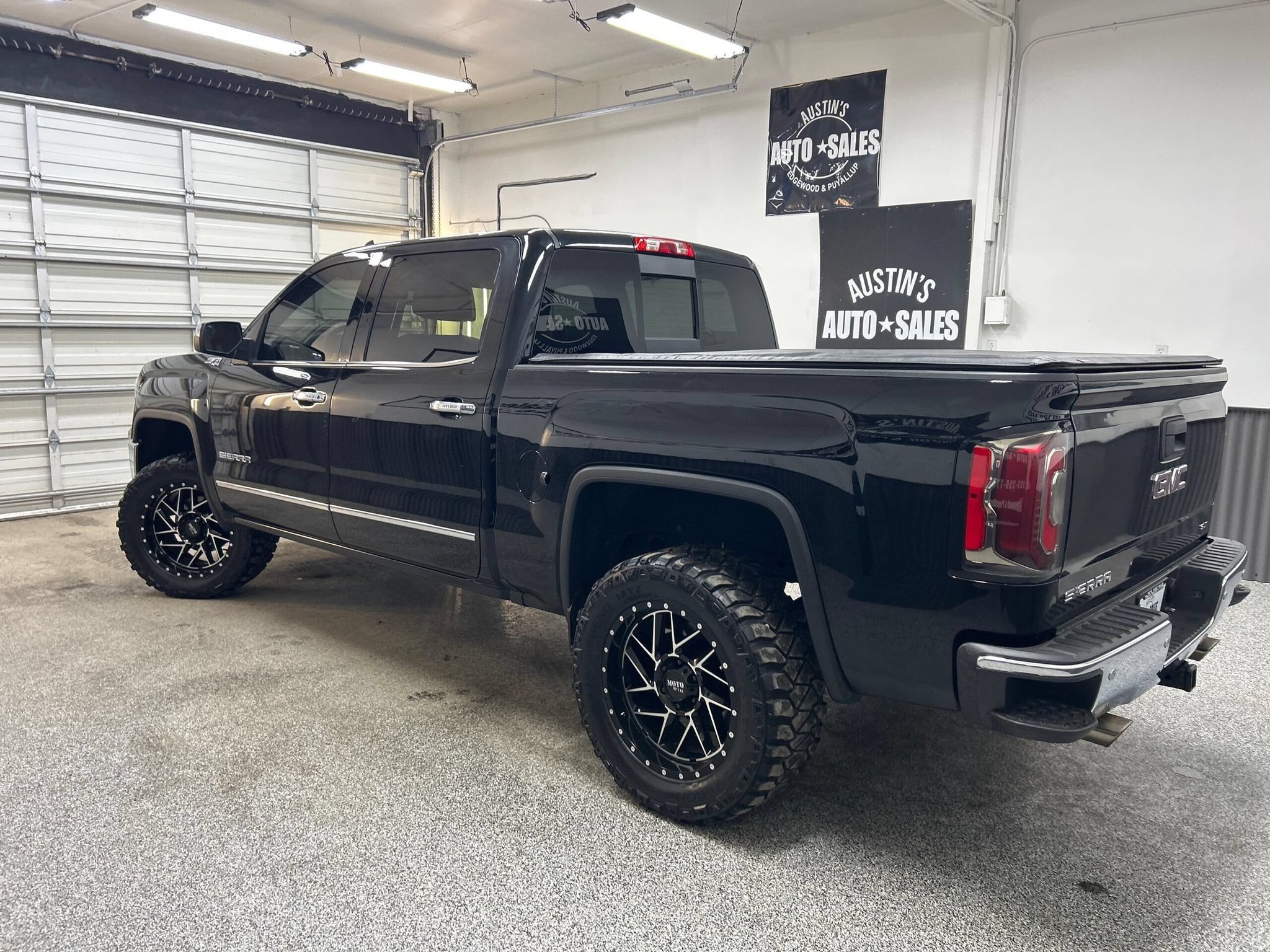 Used 2018 GMC Sierra 1500 SLT AWD/4WD image 4